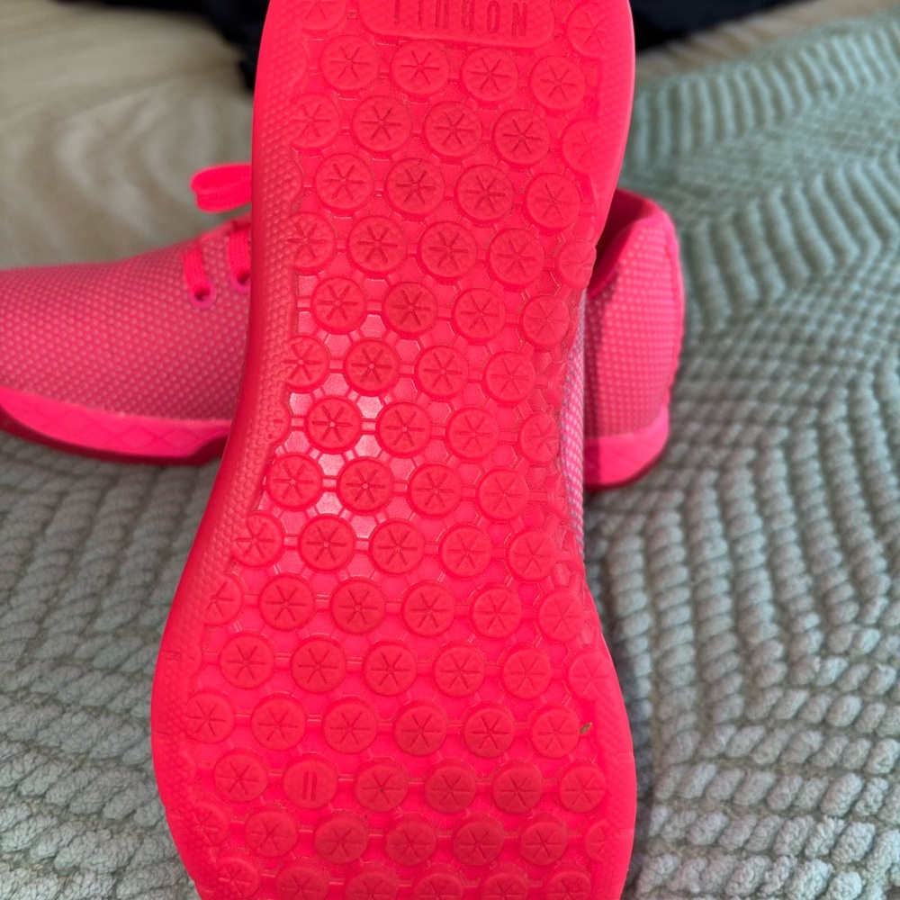 NOBULL Women's Bright Pink Athletic Shoes NEVER WORN - Picture 3 of 3